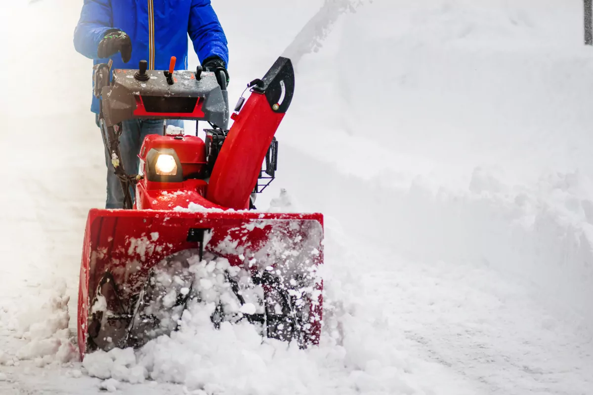 Astuces: enlever la neige en bombe - Henkel Lifetimes